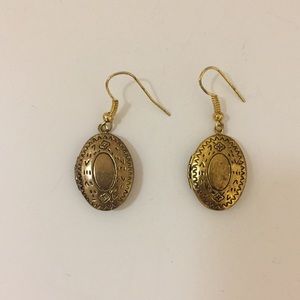 👉🏼Buy1Get1- Locket Picture Earrings "Gold"